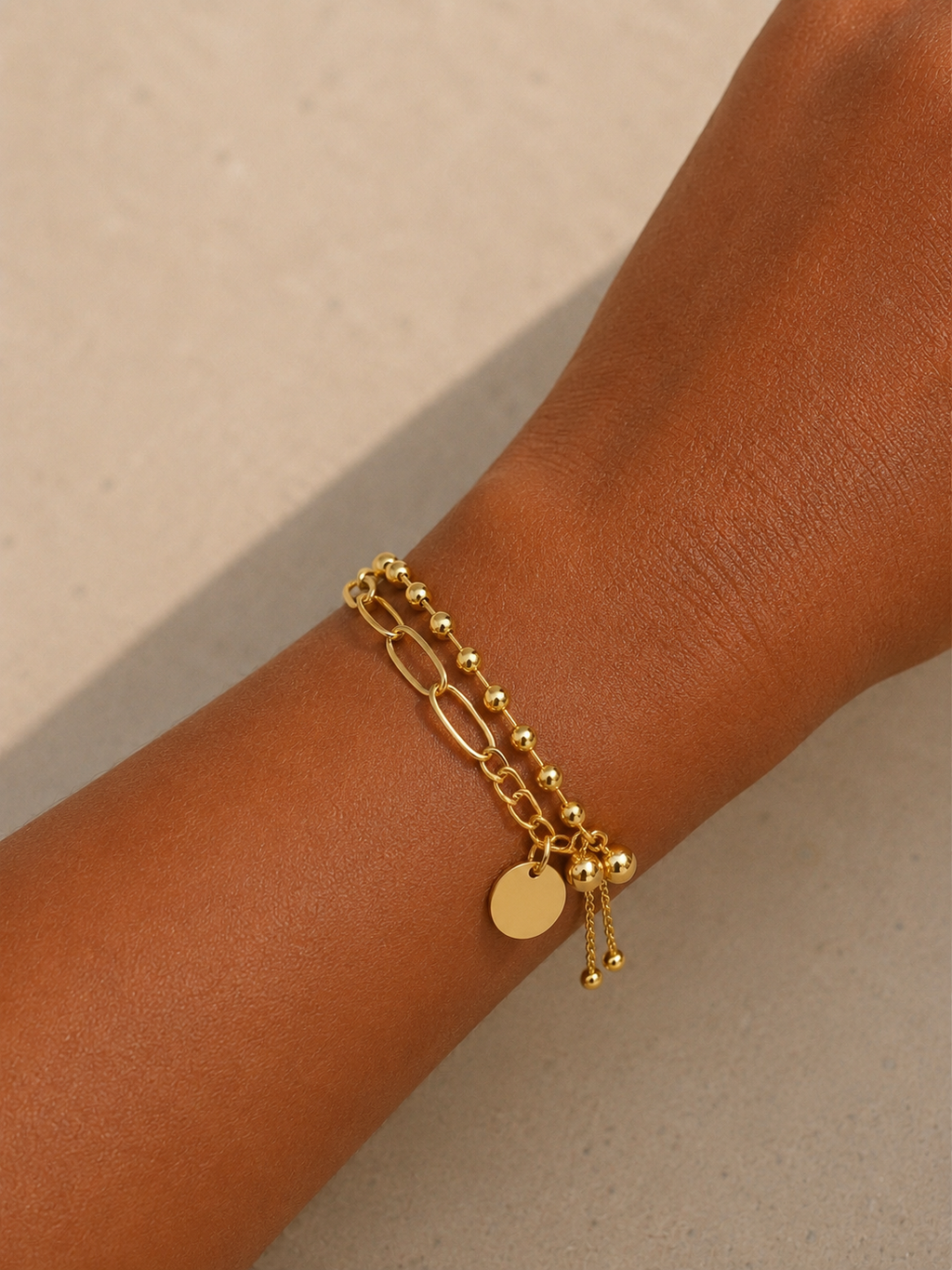 ✨ Bracelet doré multi-chaînes avecperles et pampilles – Élégance moderne et raffinée • Orlina ✨