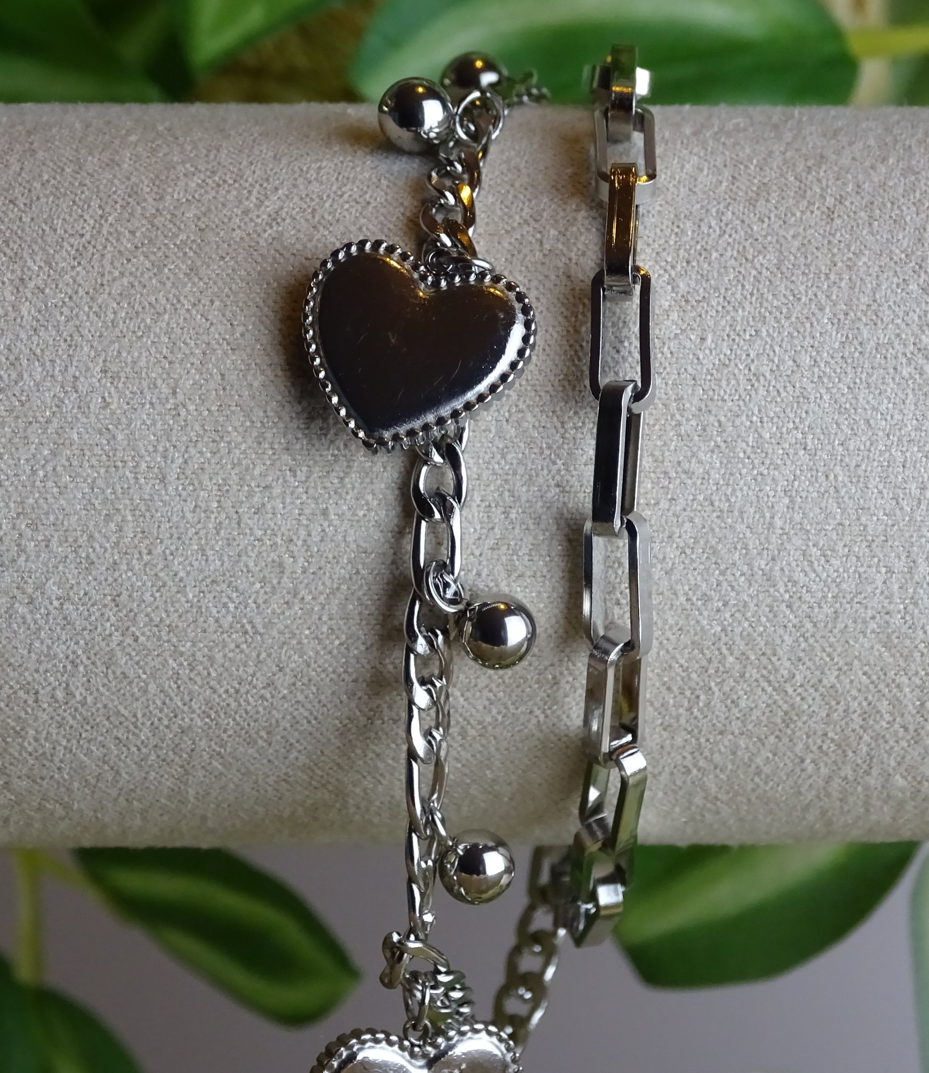 ✨ Bracelet multi-chaînes en acier inoxydable – Élégance moderne ✨