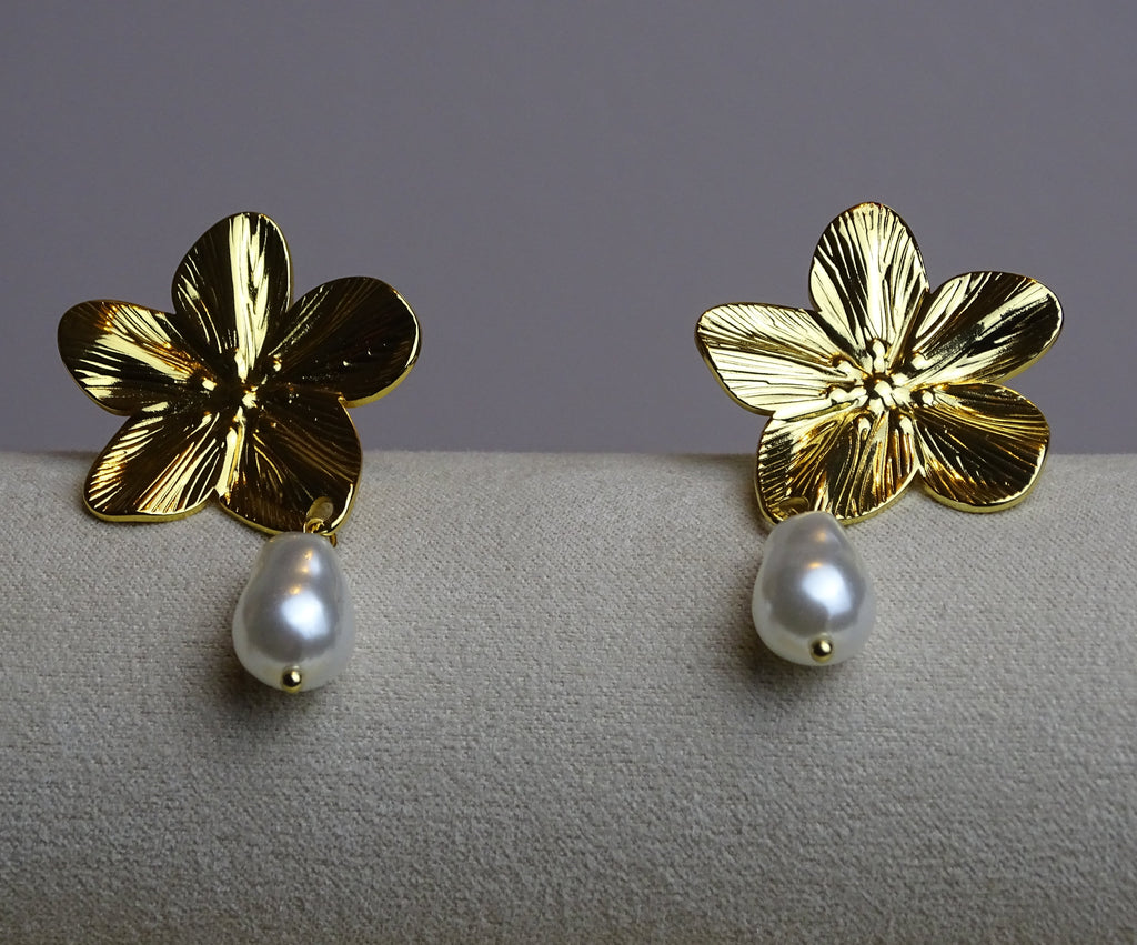 ✨ Boucles d’oreilles fleur & perle – Élégance délicate ✨