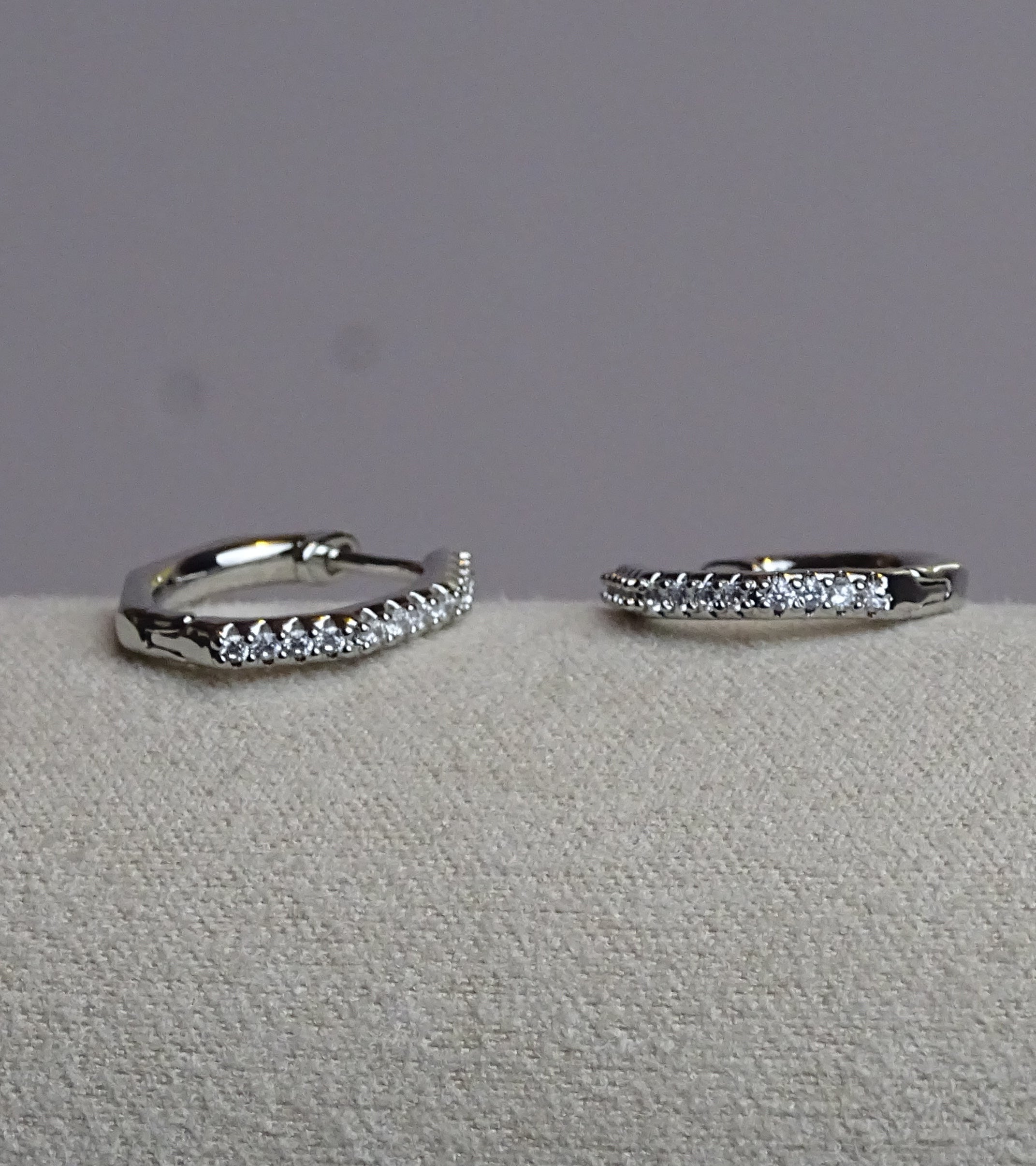 ✨ Boucles d’oreilles créoles & zircons – Éclat intemporel ✨