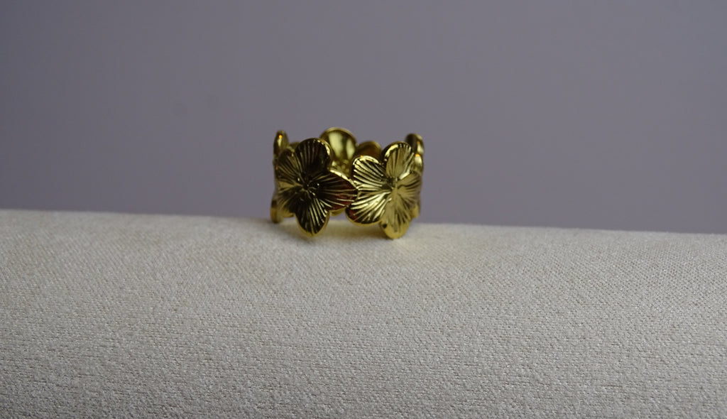 ✨ Bague fleurs dorées – Charme naturel & délicatesse ✨