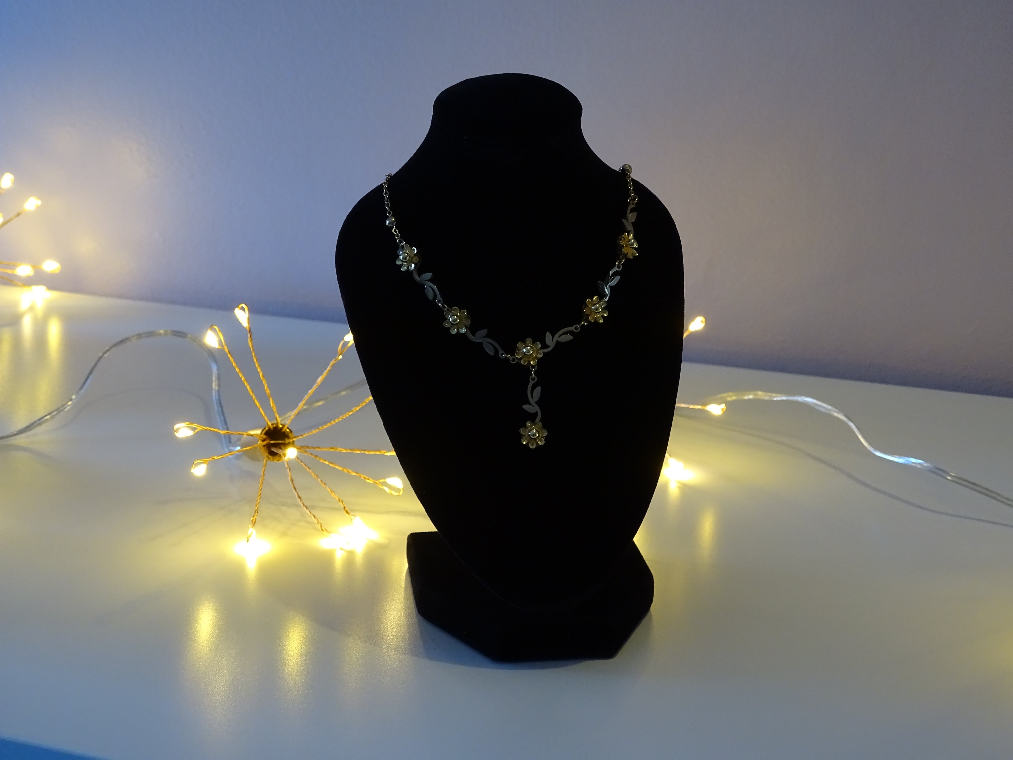 ✨ Collier fleurs délicates & feuilles – Élégance naturelle ✨