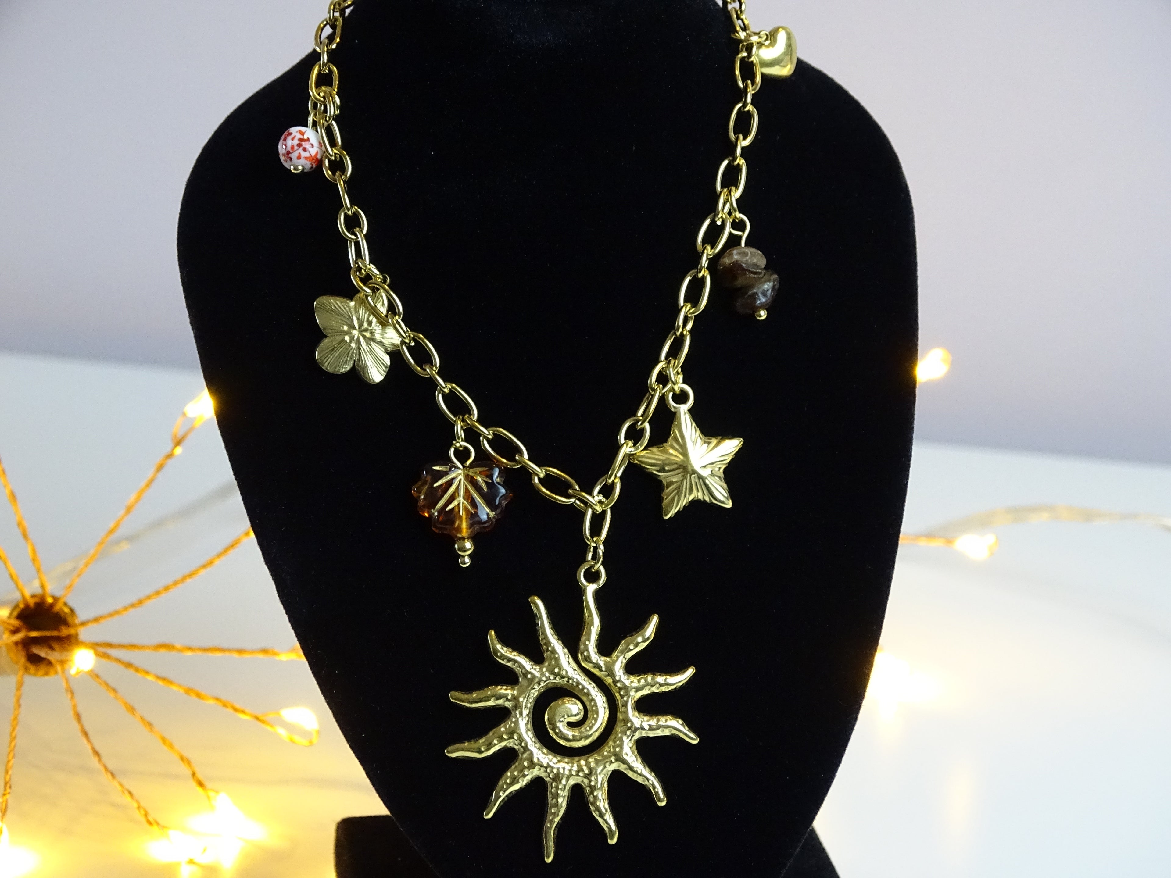 ✨ Collier multi-breloques soleil – Énergie bohème & lumineuse ✨