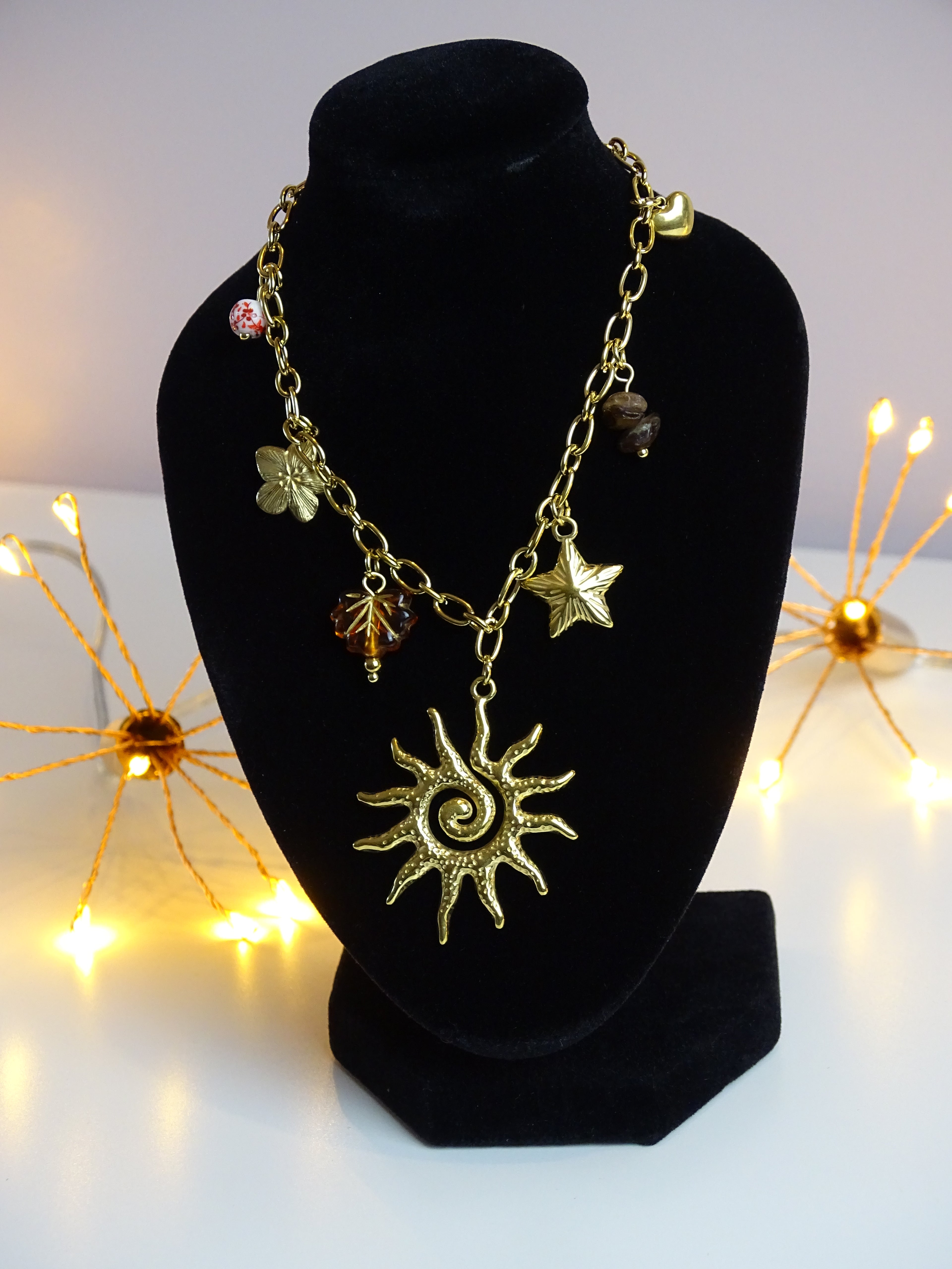 ✨ Collier multi-breloques soleil – Énergie bohème & lumineuse ✨