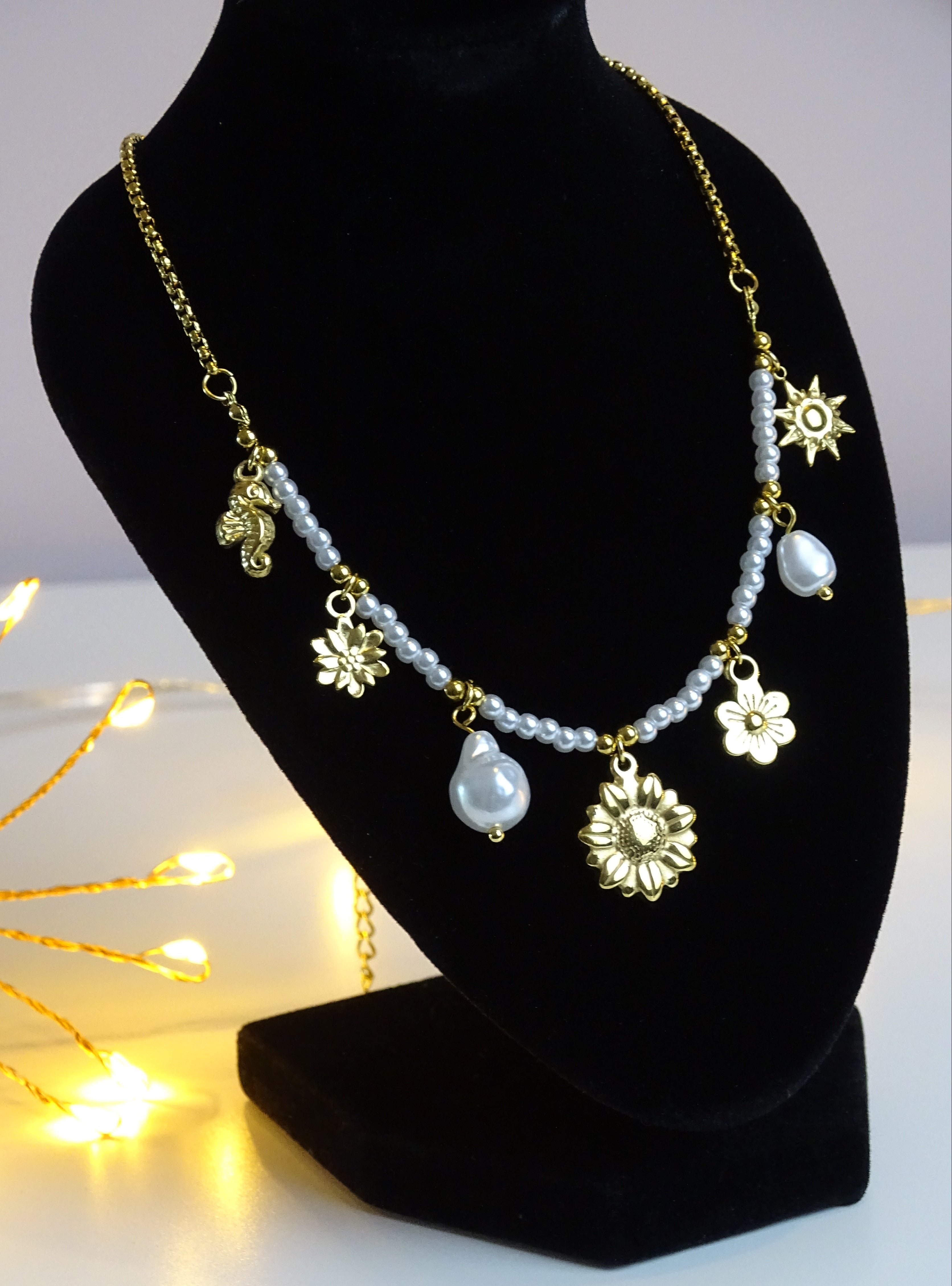 ✨ Collier multi-breloques & perles – Esprit bohème lumineux ✨