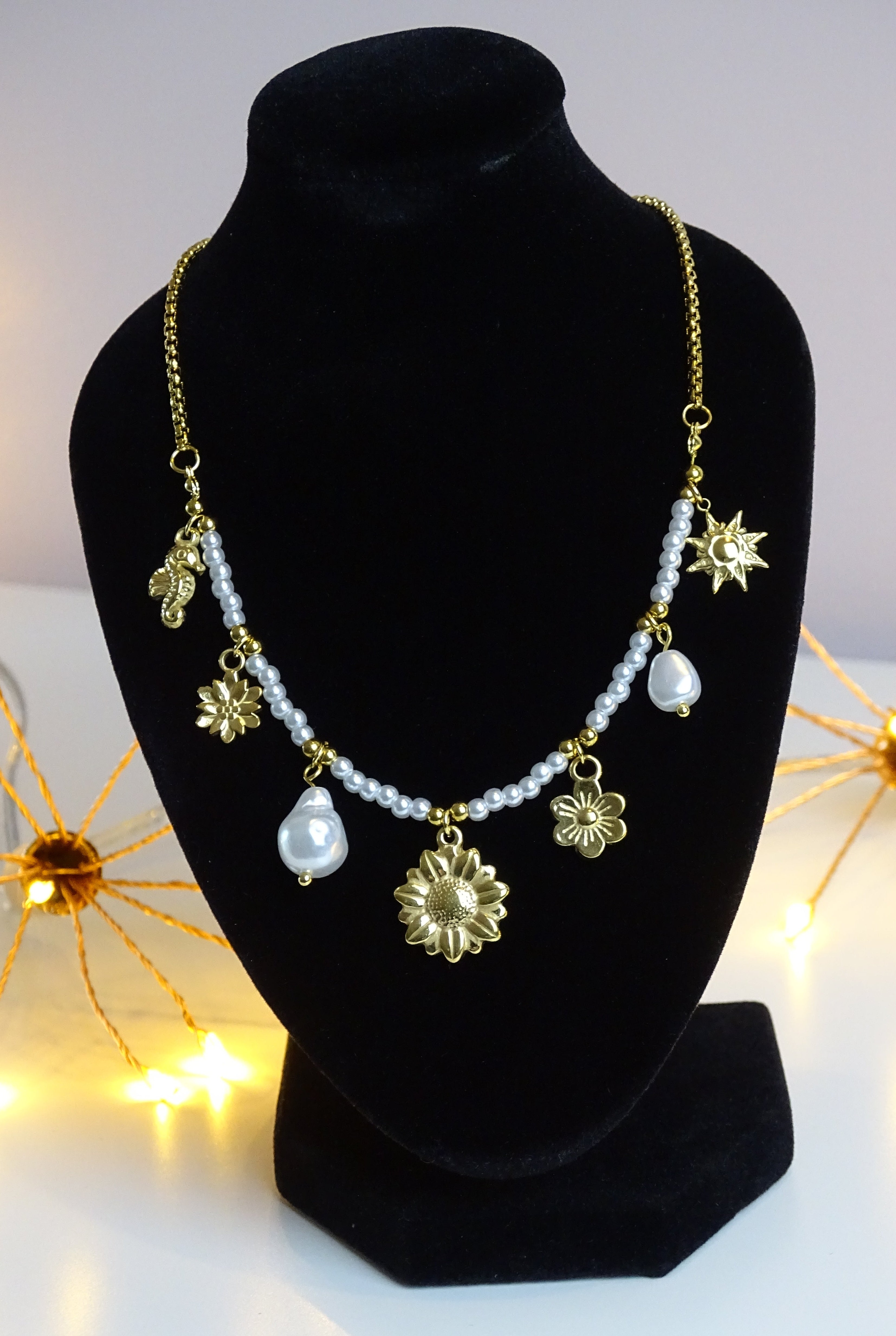 ✨ Collier multi-breloques & perles – Esprit bohème lumineux ✨