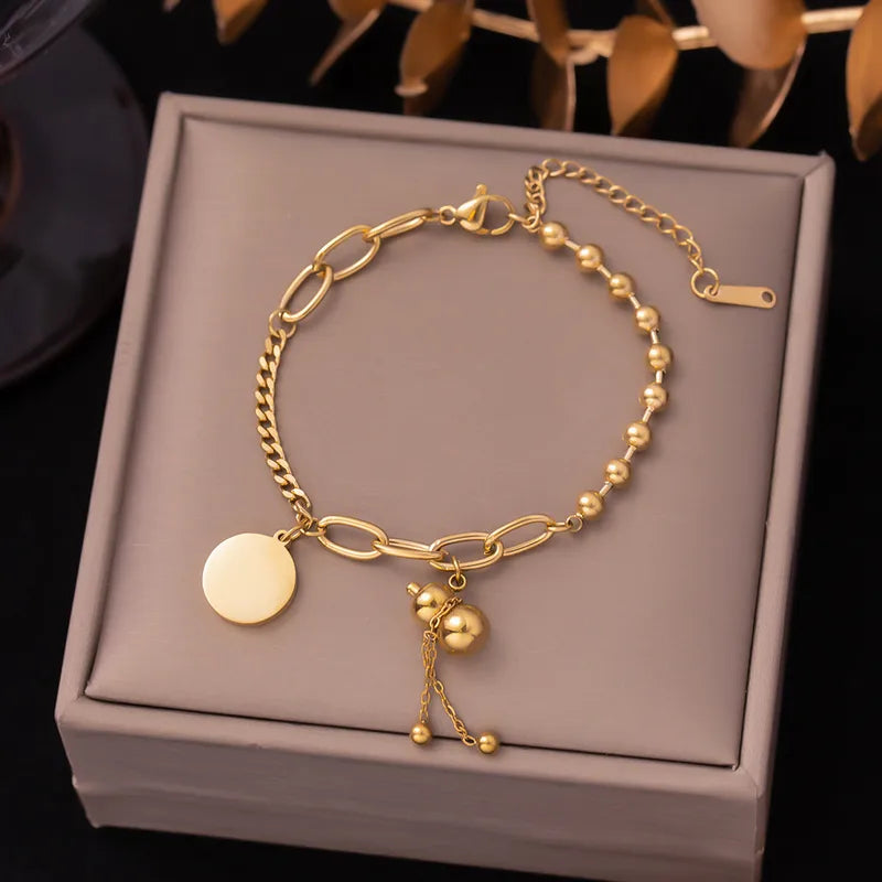 ✨ Bracelet doré multi-chaînes avecperles et pampilles – Élégance moderne et raffinée • Orlina ✨