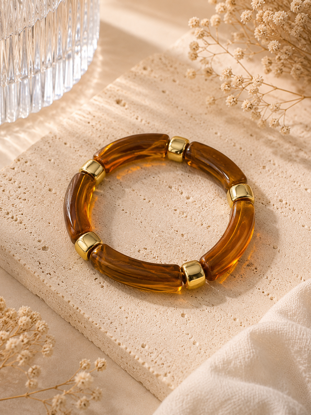 ✨ Bracelet jonc effet ambre et finitions dorées – Style chic • Ambra ✨
