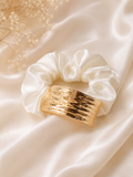 ✨Chouchou beige avec bijou doré texturé – Élégance raffinée • Nayra✨