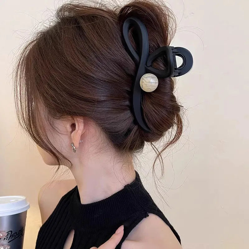 ✨Pince à cheveux noire avec perle – Élégance chic & intemporelle •  Oréa✨