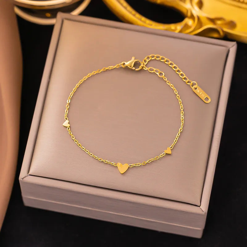 ✨ Bracelet cœurs délicats – Douceur & élégance au poignet ✨