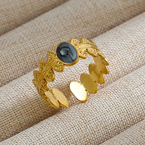 ✨ Bague dorée & cabochon noir nacré – Élégance intemporelle ✨