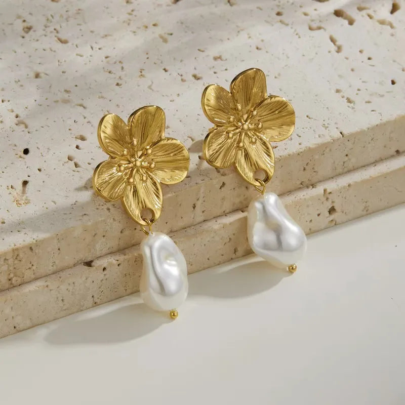 ✨ Boucles d’oreilles fleur & perle – Élégance délicate ✨